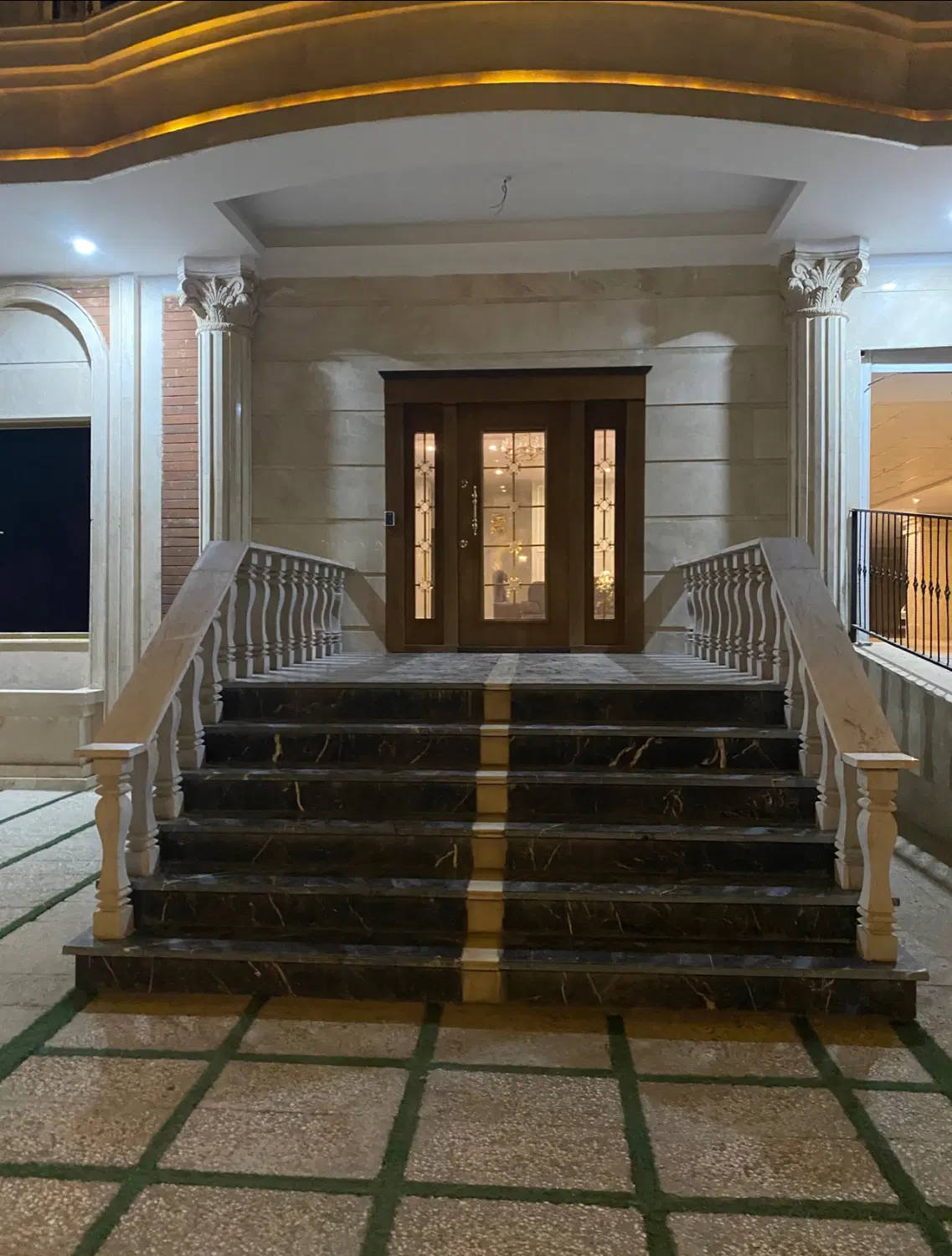 فروش آپارتمان ۱۳۲ متری فول امکانات نفیسی