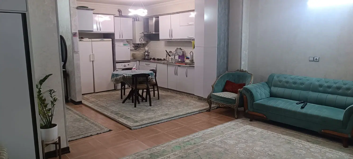 آپارتمان بر بلوار اصلی و پارک