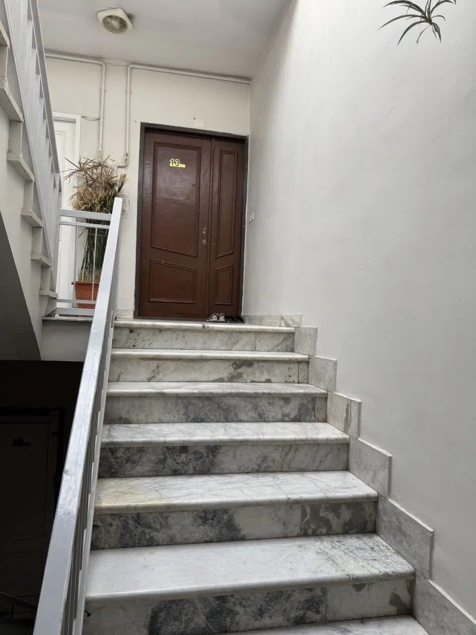 ۷۰ متری _ دو خواب _ سنددار _ دسترسی خوب در امامیه