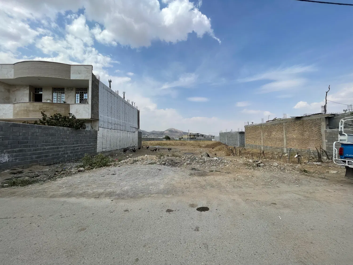 زمین فروشی