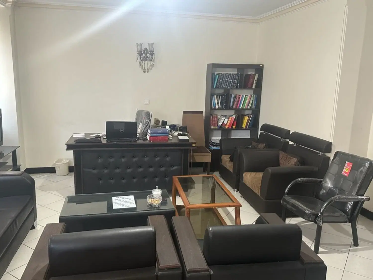 دفتر مشاوره و شبیه آن نسبتا بزرگ با قیمت عالی