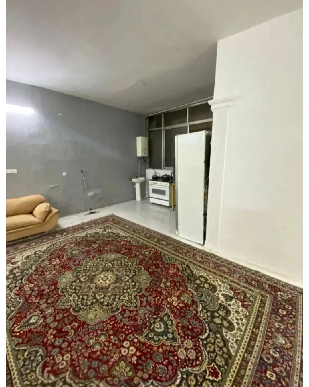 آپارتمان همکف حاشیه استقلال مبله