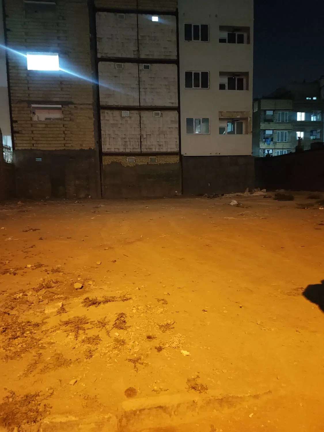زمین ۱۲۰ متری با پروانه