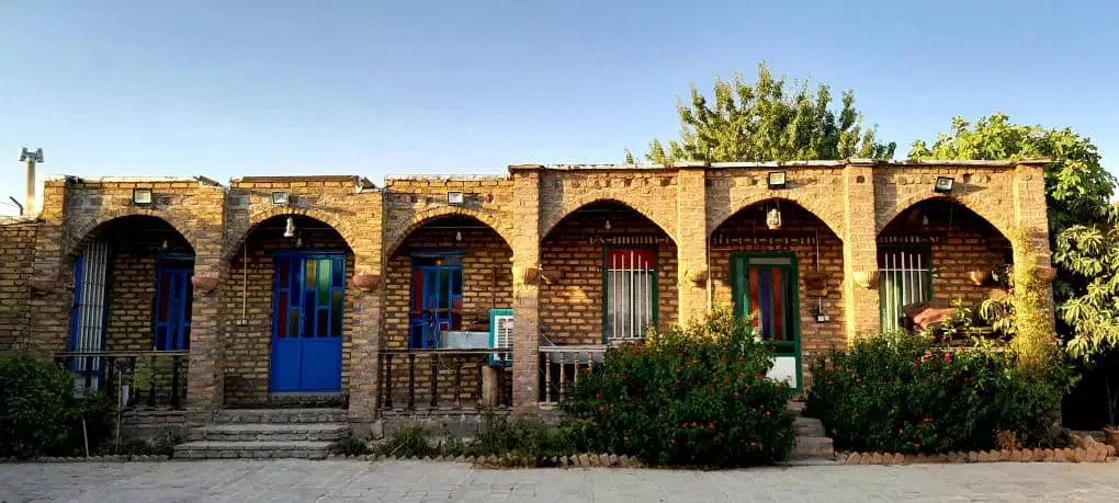اقامتگاه بوم گردی کرد