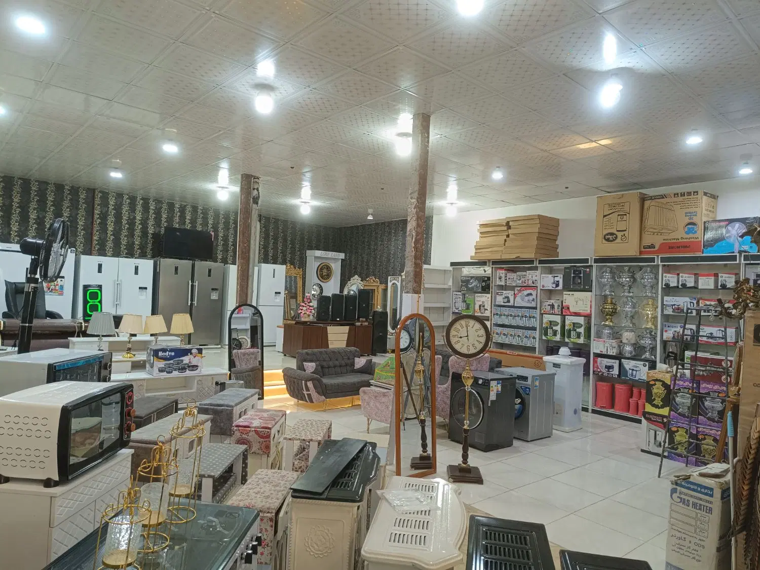 مغازه و یک واحد خانه فروشی