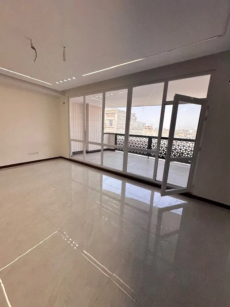 ۱۷۰مترپنت+۴۰مترحیاط اختصاصی_سندتکبرگ