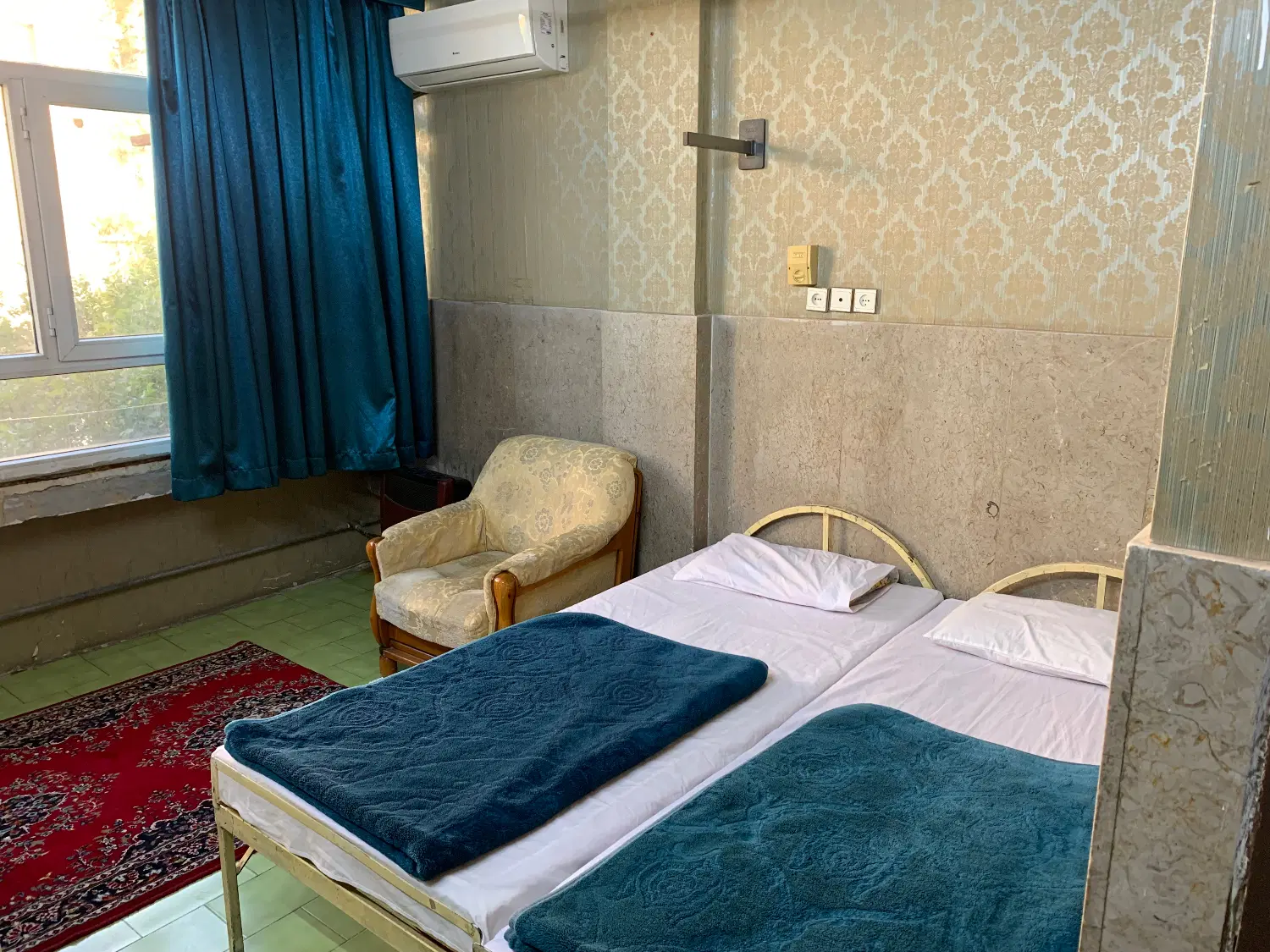 اقامت اقتصادی در مرکز شیراز با پارکینگ