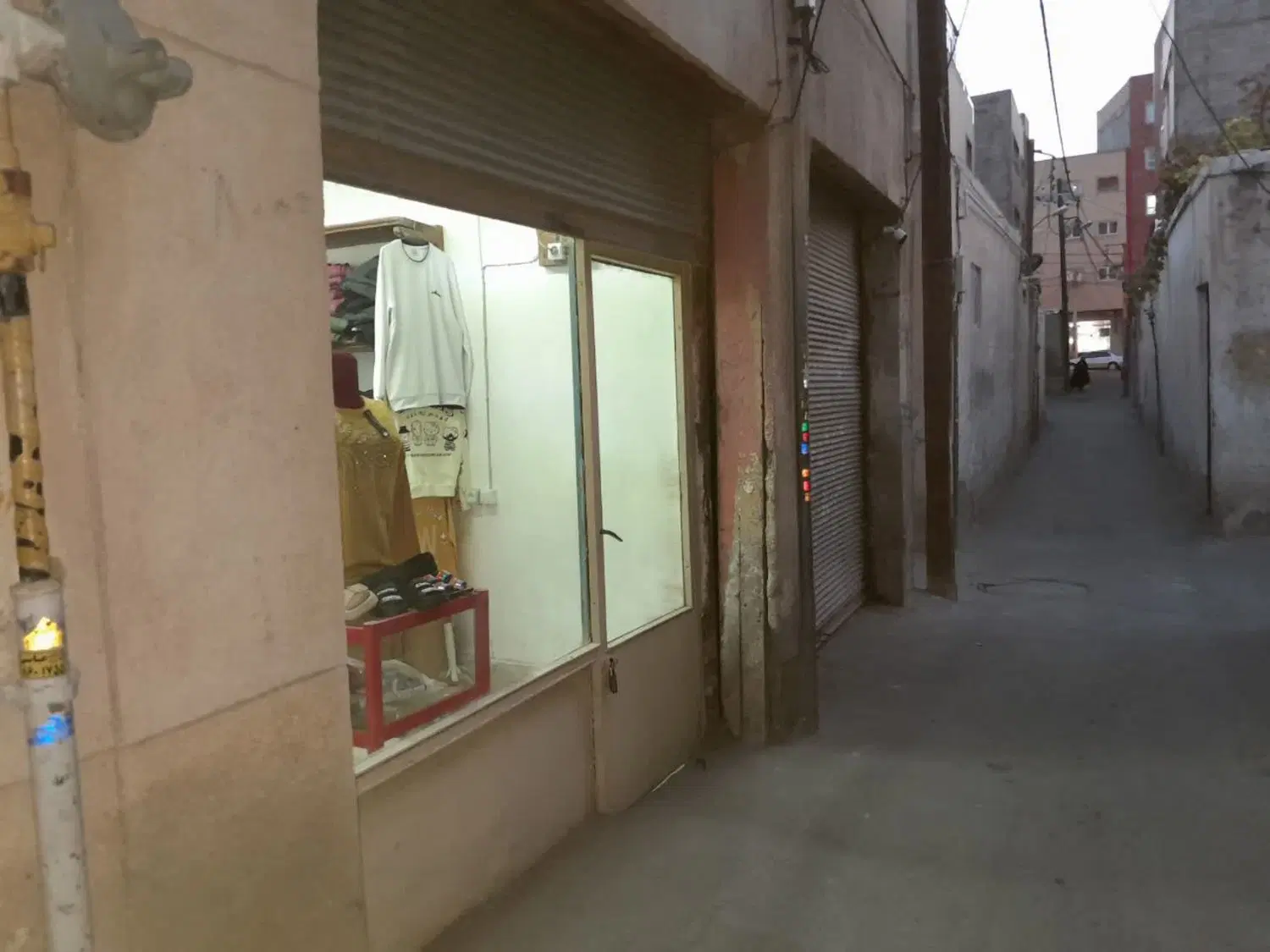 مغازه داخل کوچه