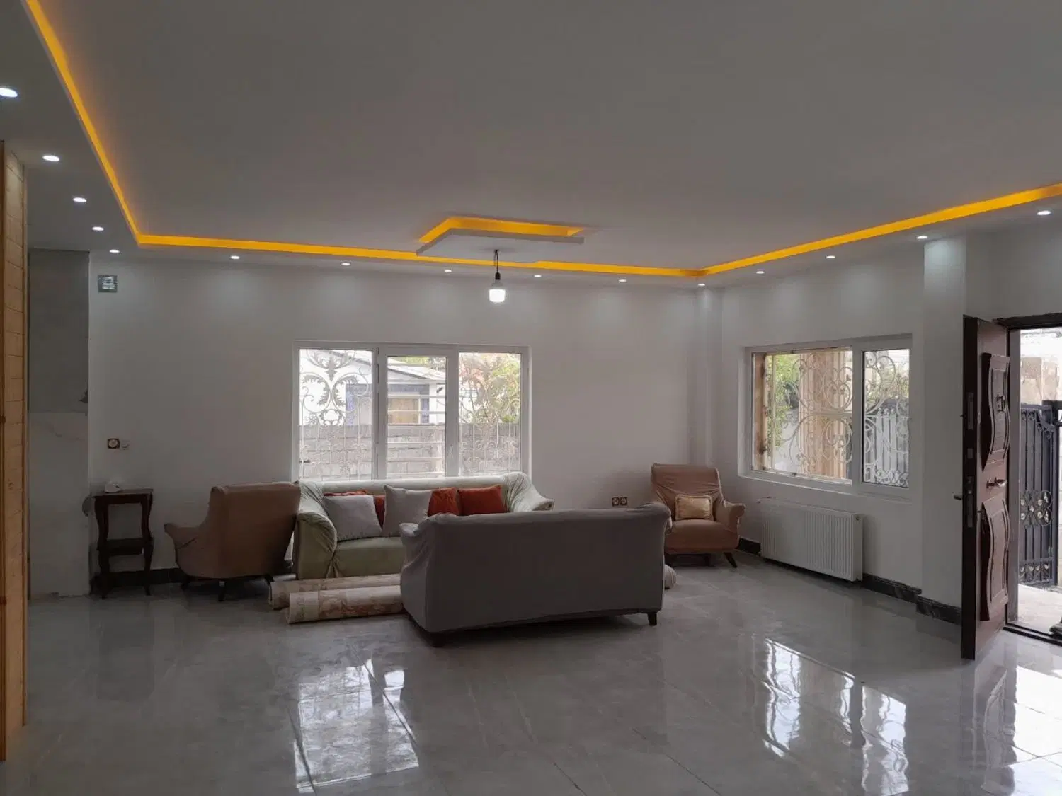 ویلا دوبلکس خشت سر جنوبی نما سنگ رومی