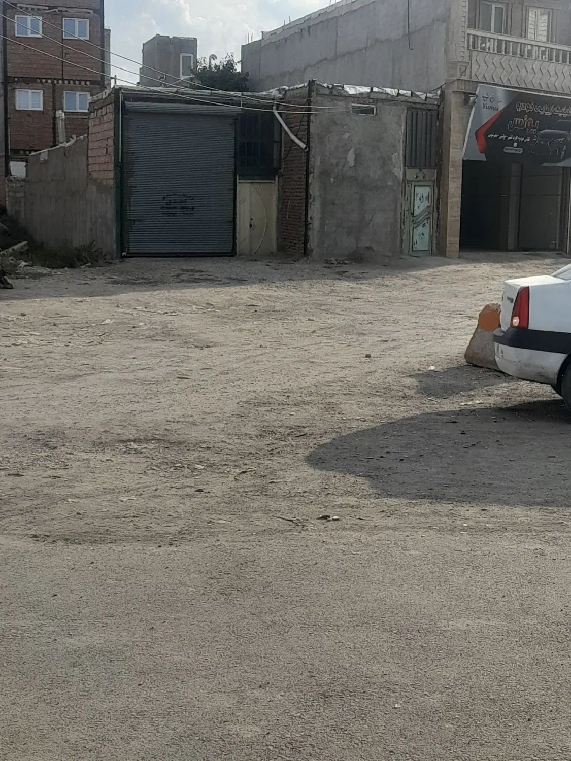 خانه ویلایی با مغازه