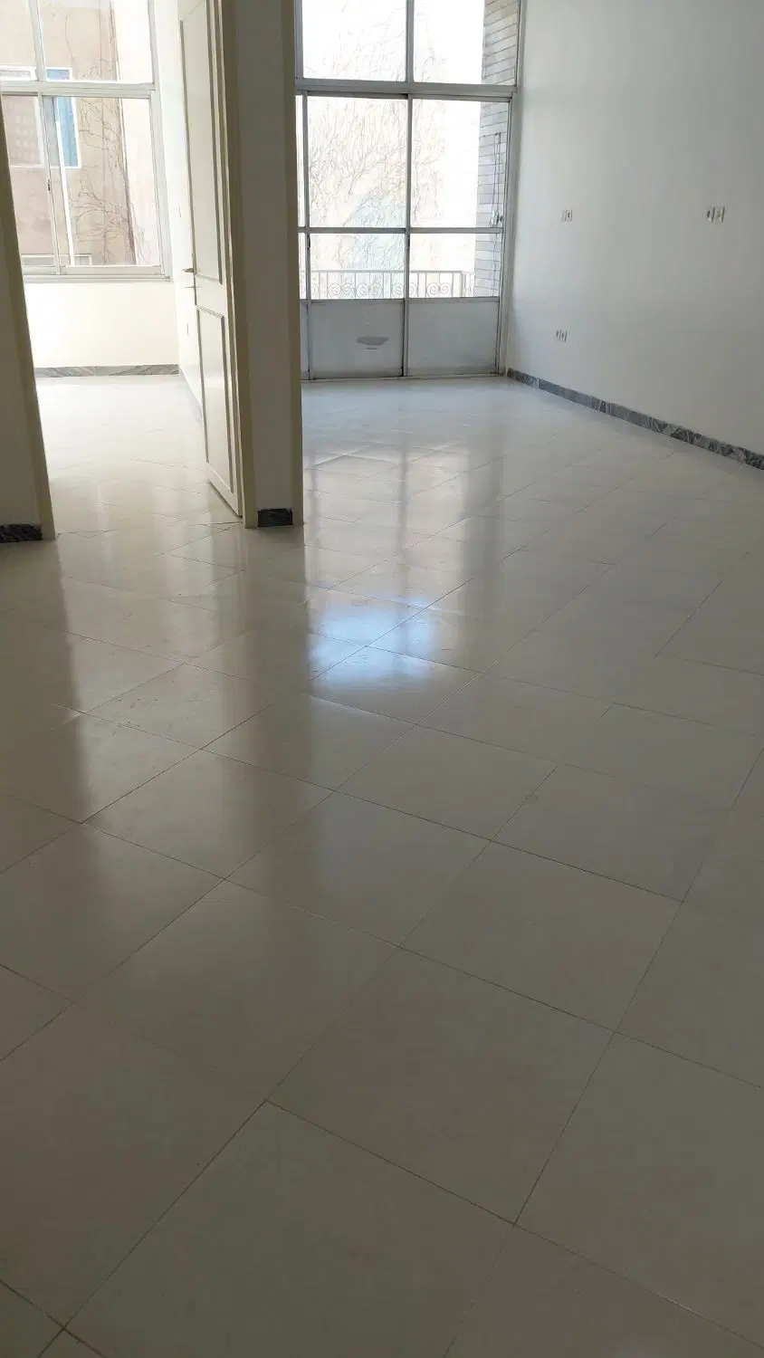 آپارتمان ۹۰ متری واقع در مرکزی ها