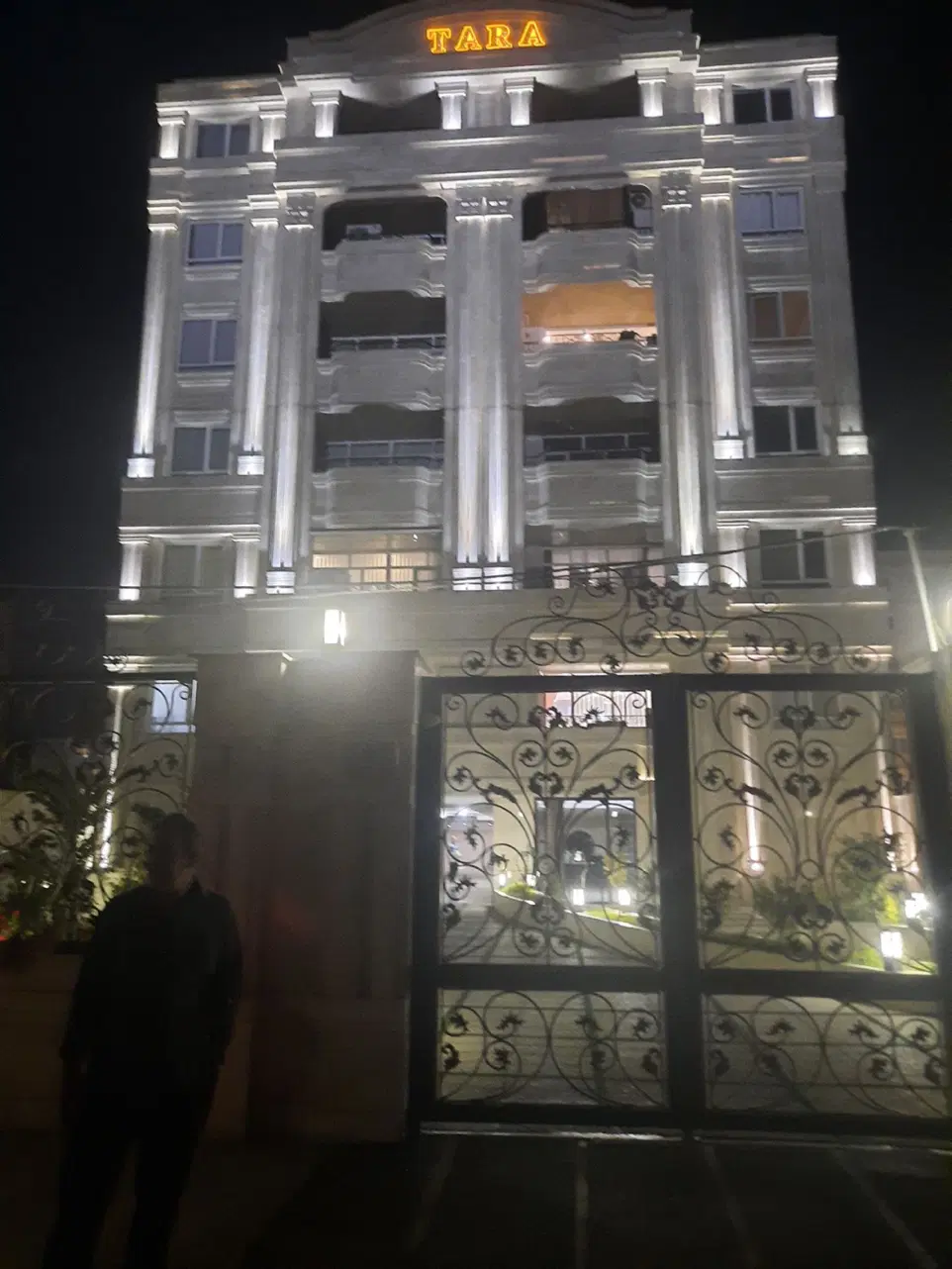 واحد۱۴۵ متری نو ساز