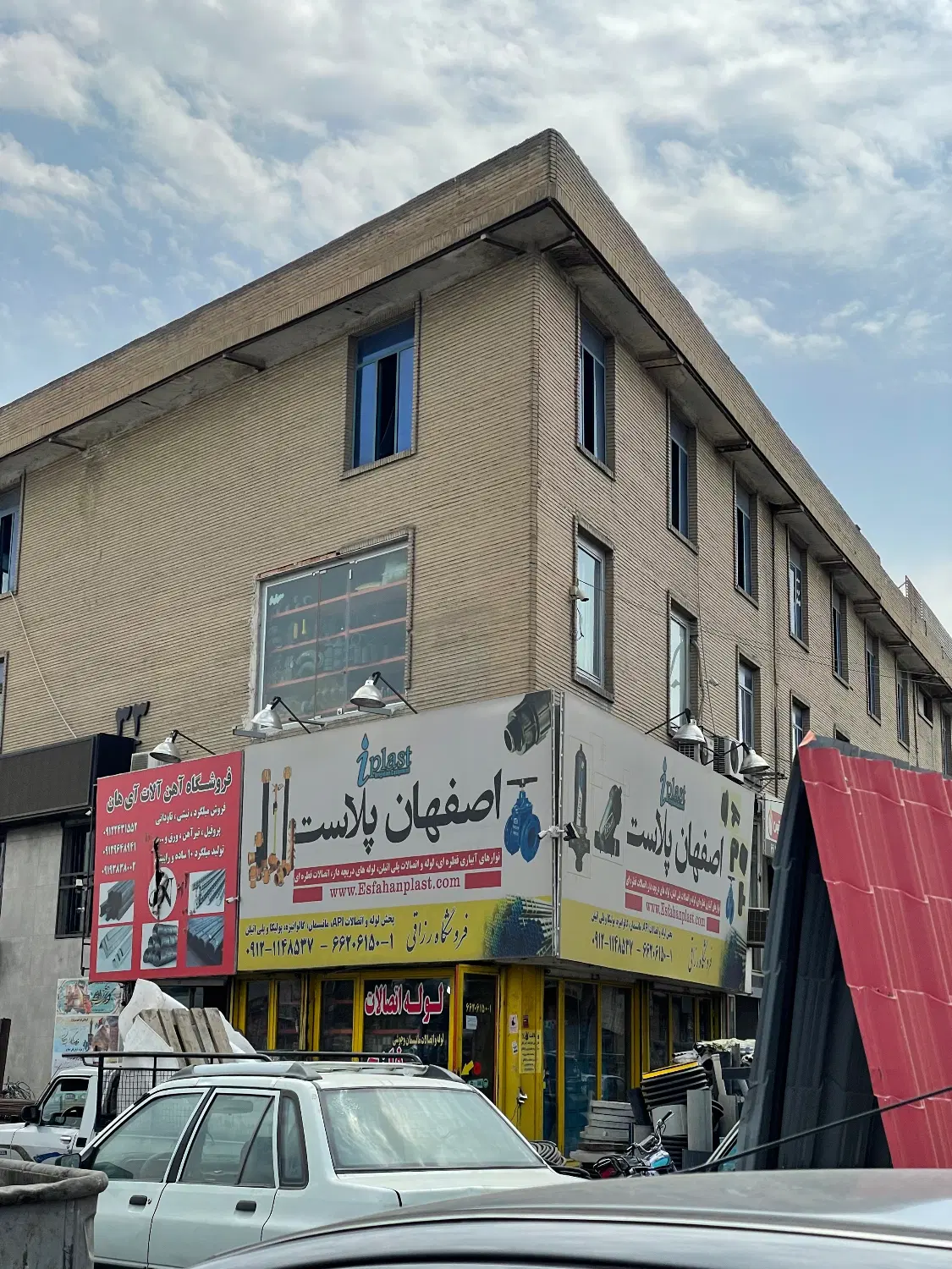 فروش فوری یک واحد تجاری بازار اهن