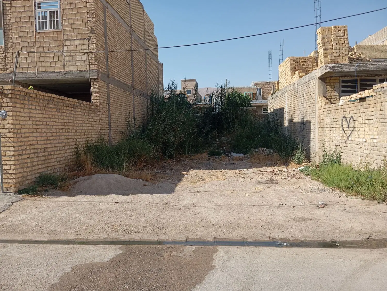 فروش زمین صندقی درب ازحیاط