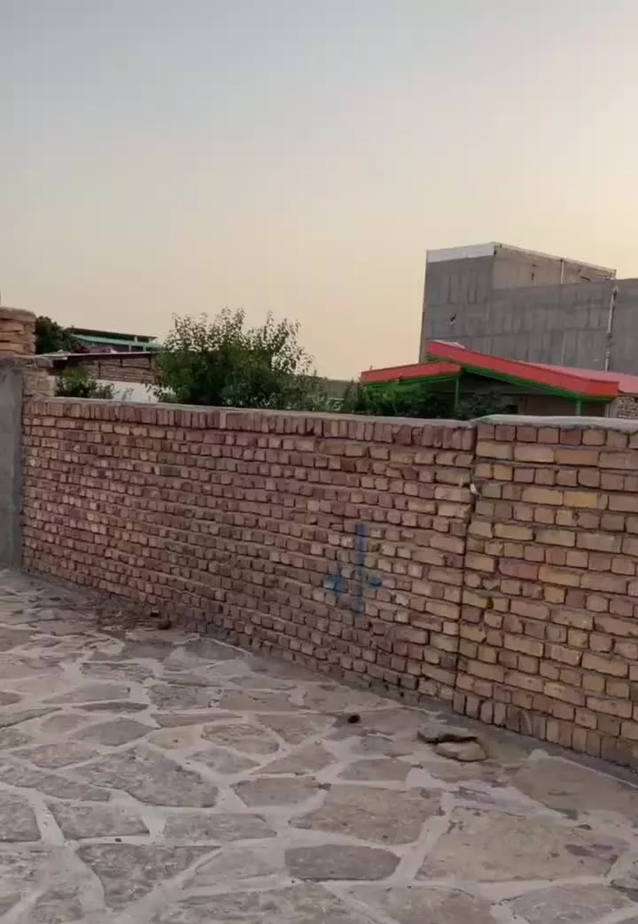 زمین بصورت چهار دیواری سند تک برگ ۴۰۰متری فتح آباد