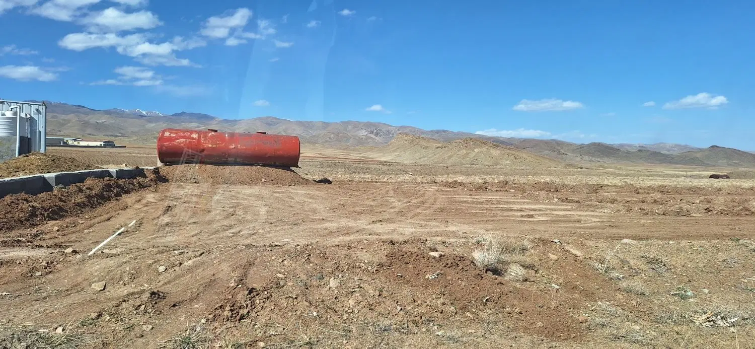 باغ ۹۰۰ متر خلجستان (دستجرد) با آب