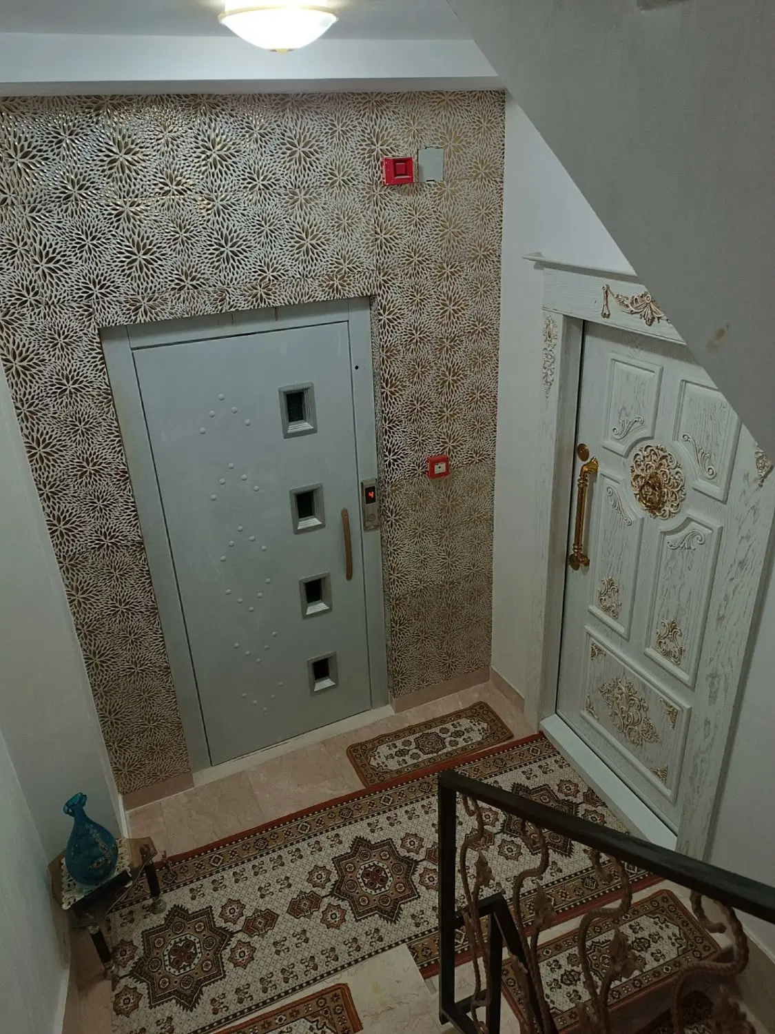 طبقه4 با بهار خواب 140 متر در شهرک ساحلی