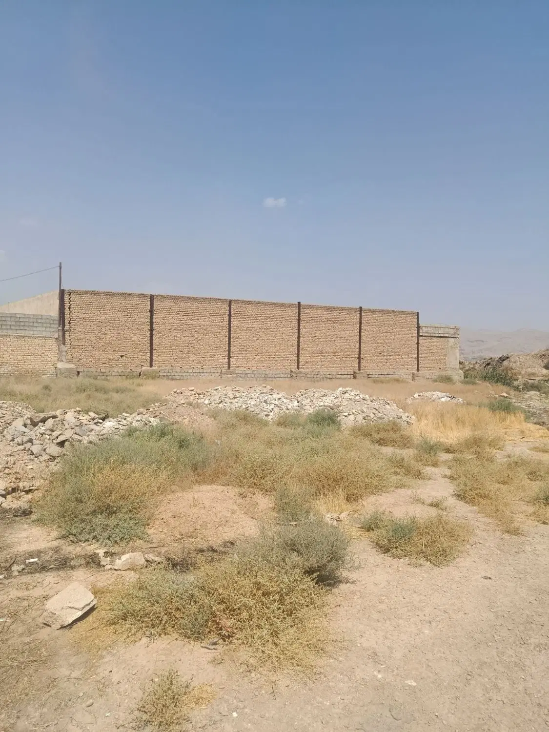 زمین ۲۷۰ متری