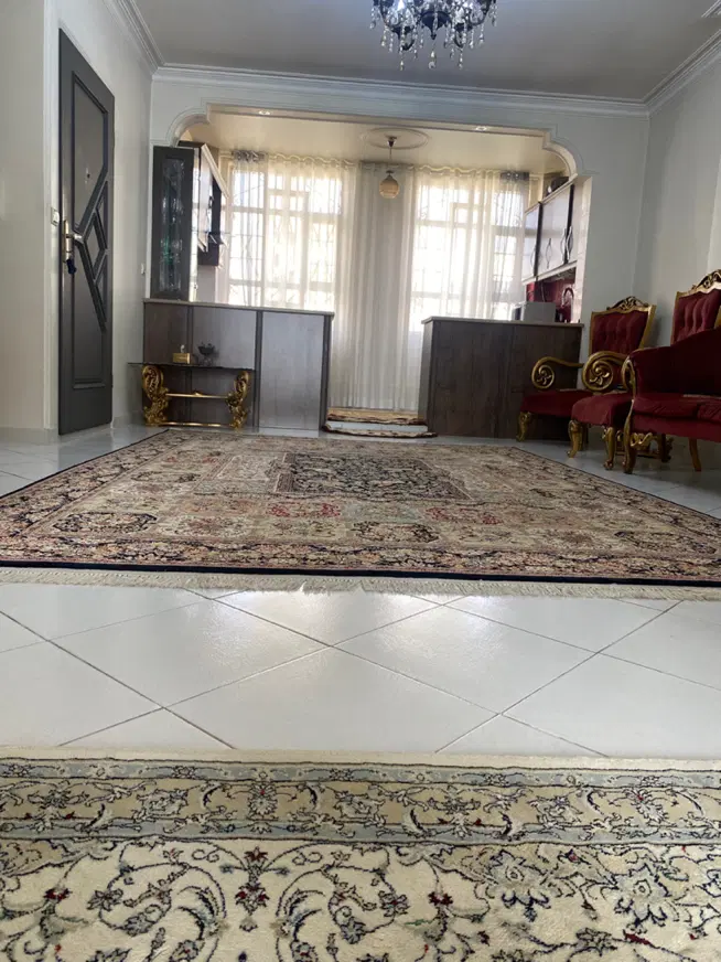 آپارتمان ۶۶متری. دو پارکینگ غیر مزاحم