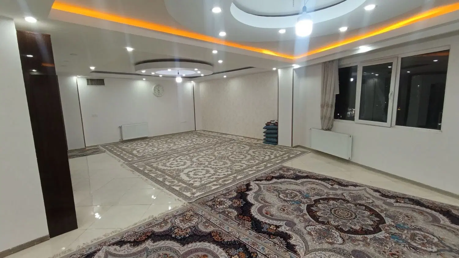 واحد ۱۴۰ متری حسین آباد