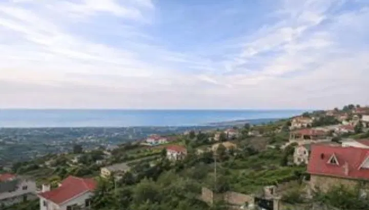 یک قطعه شمال زمین ۱۰۷۰متر