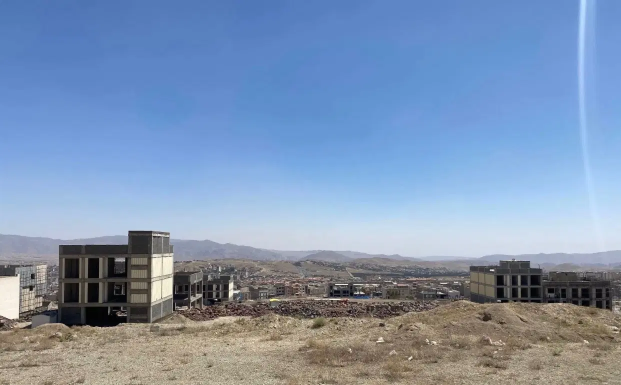 زمین بر شهرک فراز