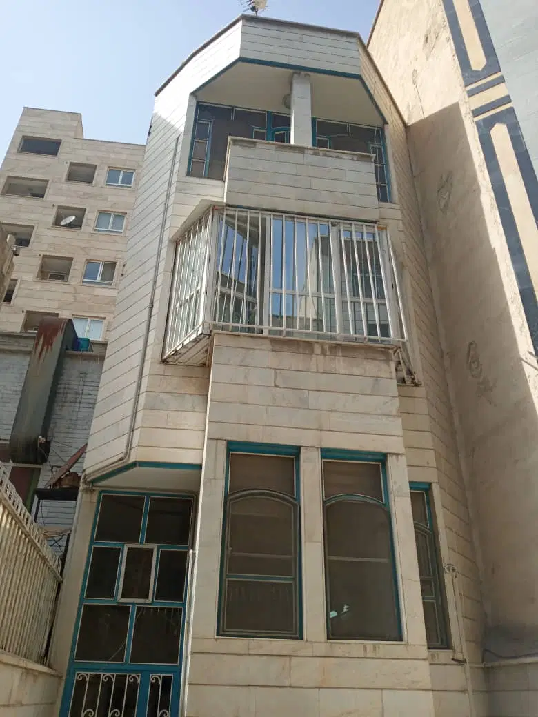 مستقلات ۲۳۰متری