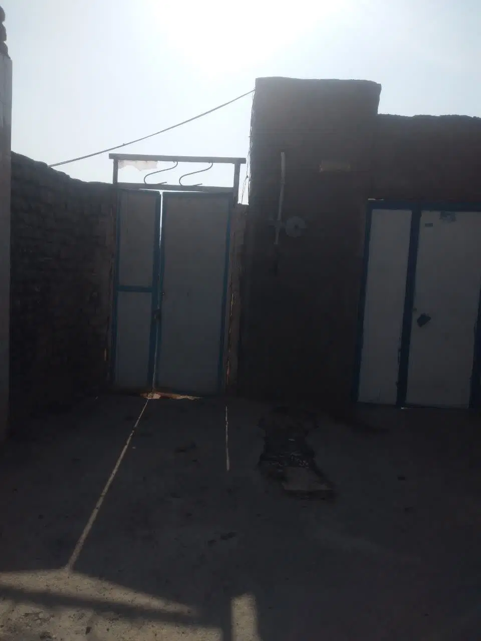 چهار دیواری ۱۰۲متری