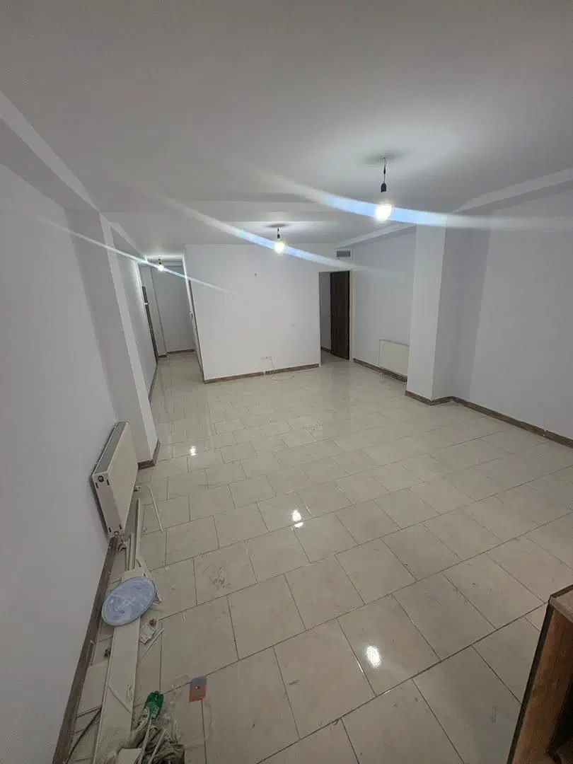واحد ۸۵ متری تخلیه فوری.رو به نما