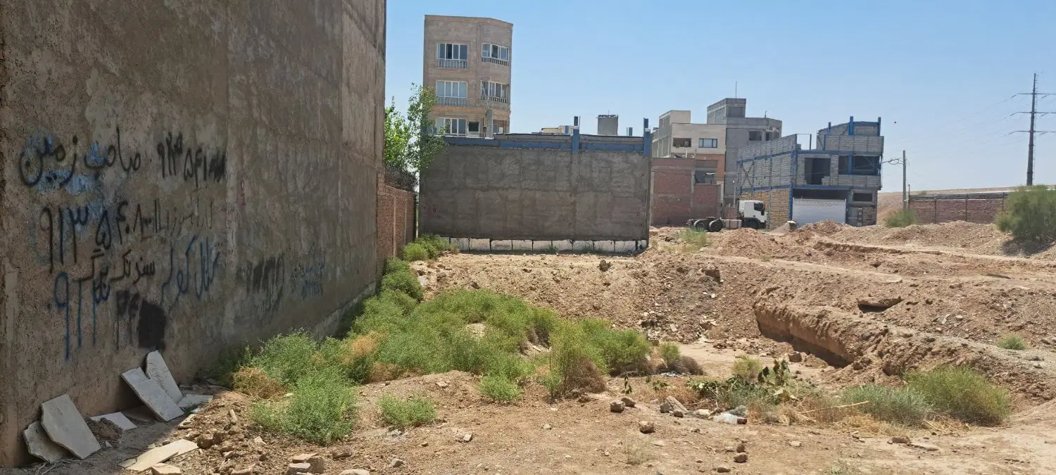 زمین تجاری دو نبش ۳۳۰ متر مربع خیابان هلال احمر