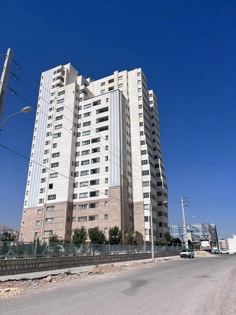 آپارتمان در بالاترین طبقه برج آفرینش