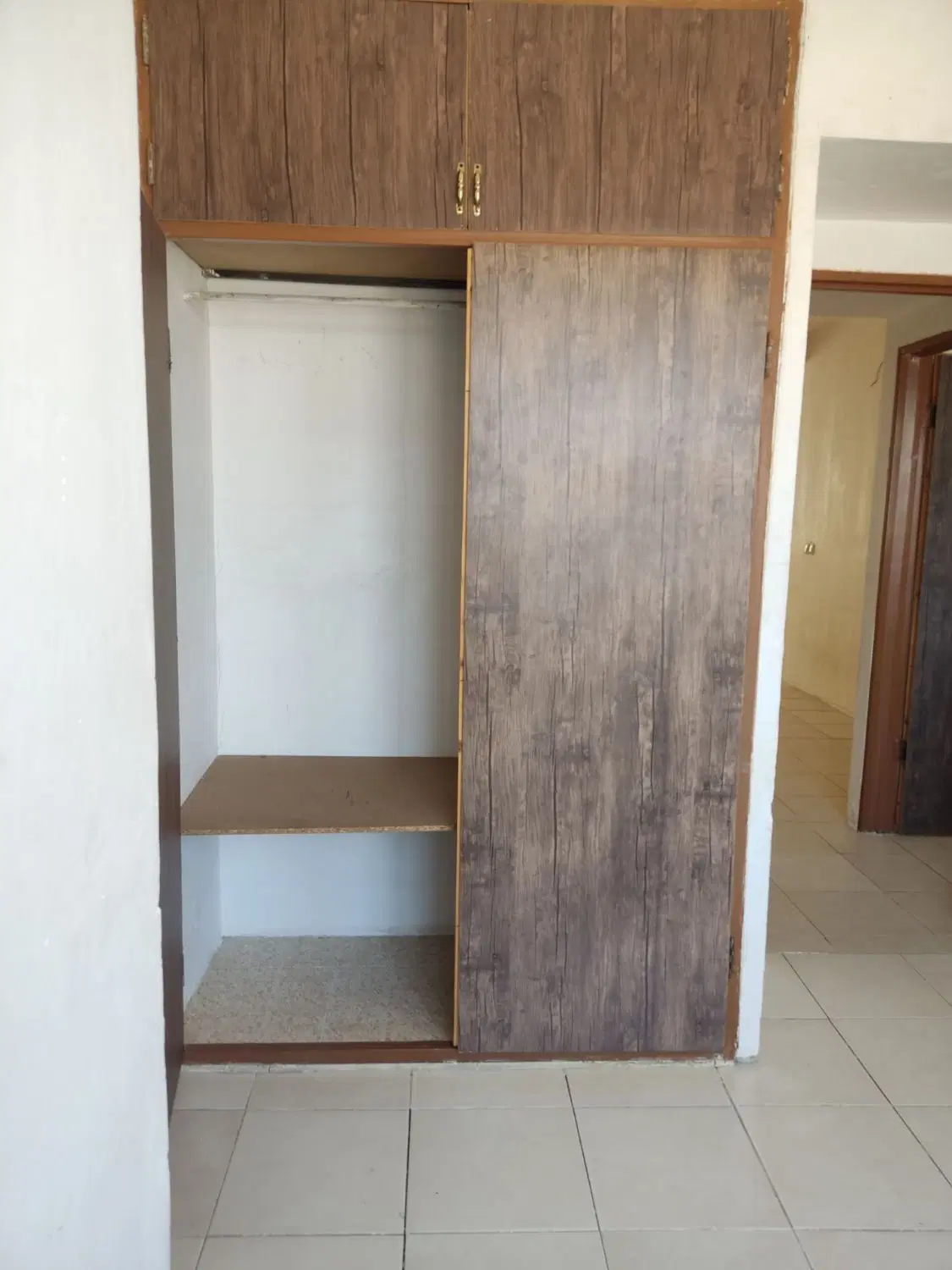 طبقه سوم روبنما. آسانسور. انباری. پارکینگ