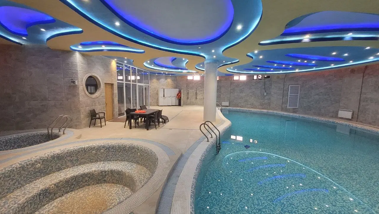 رهن کامل عمارت ۱۰۰۰متری فول امکانات استخر جکوزی