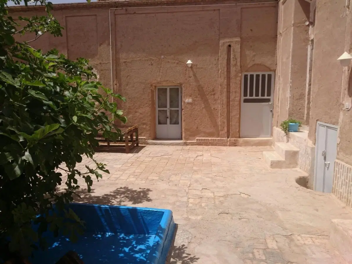 خانه ویلایی قدیمی