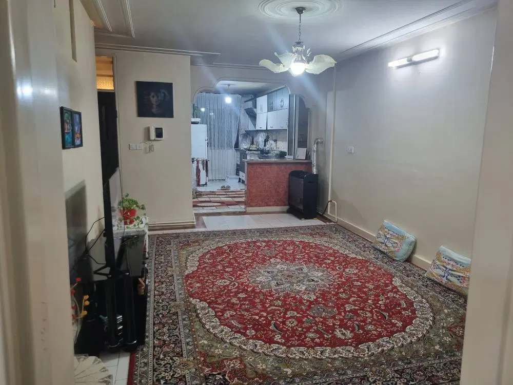 آپارتمان ۶۲ متری نازی آباد