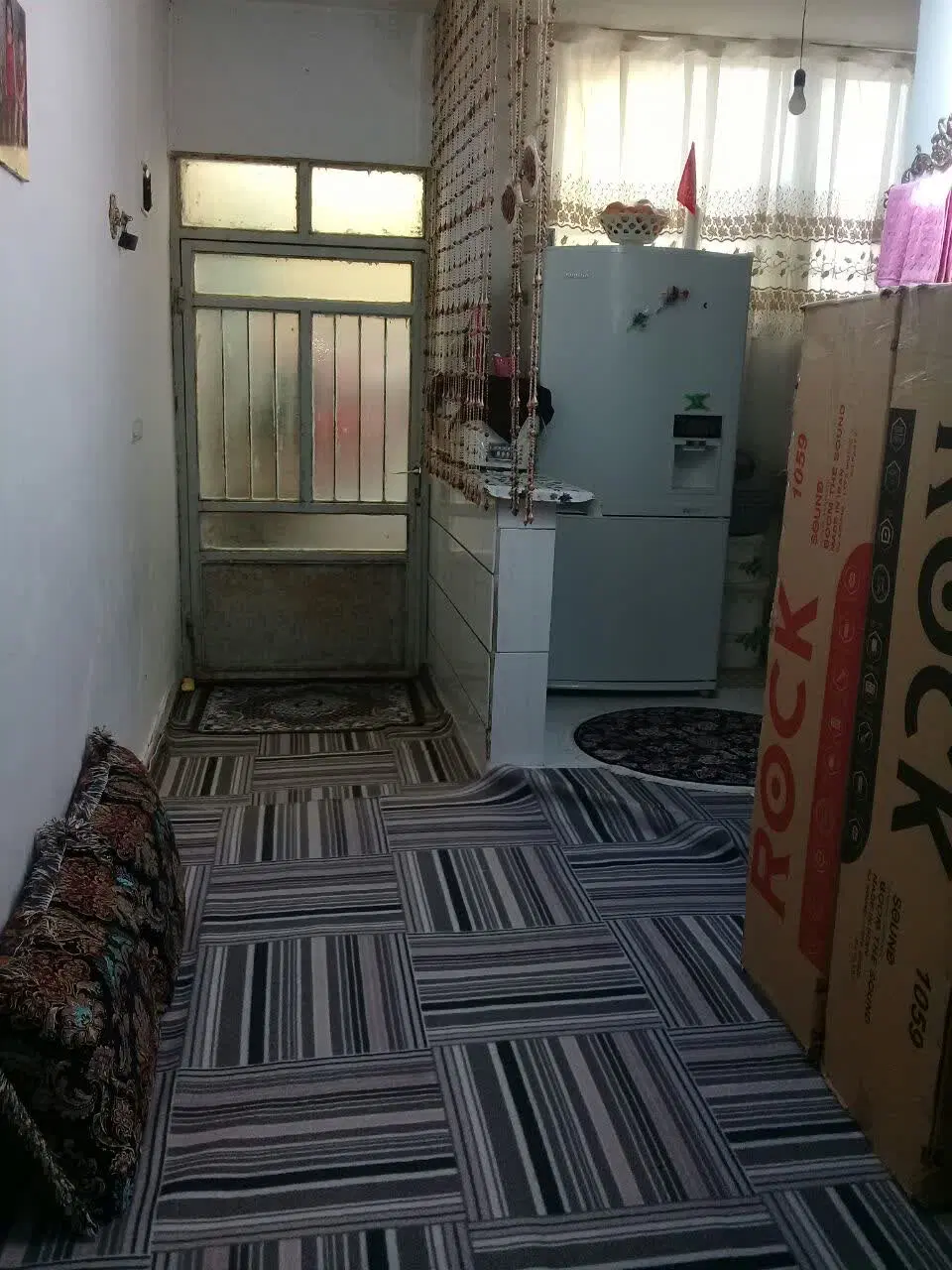 فروش یک دستگاه منزل مسکونی در۲۰متری،فوتبال.