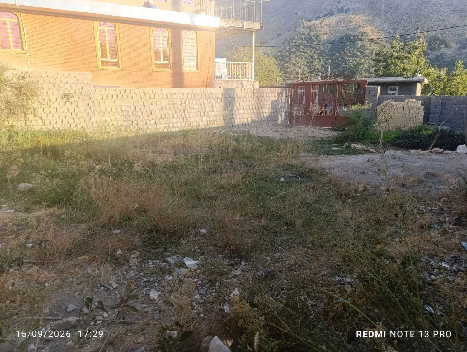 زمین چشمه چنار