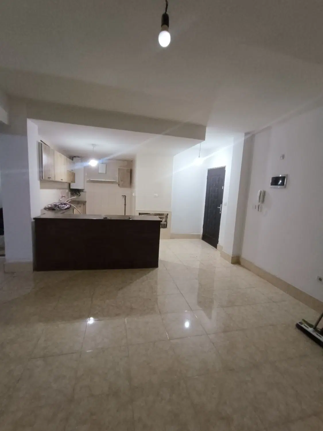 فروش آپارتمان دوخوابه صدرا فاز یک  تخلیه
