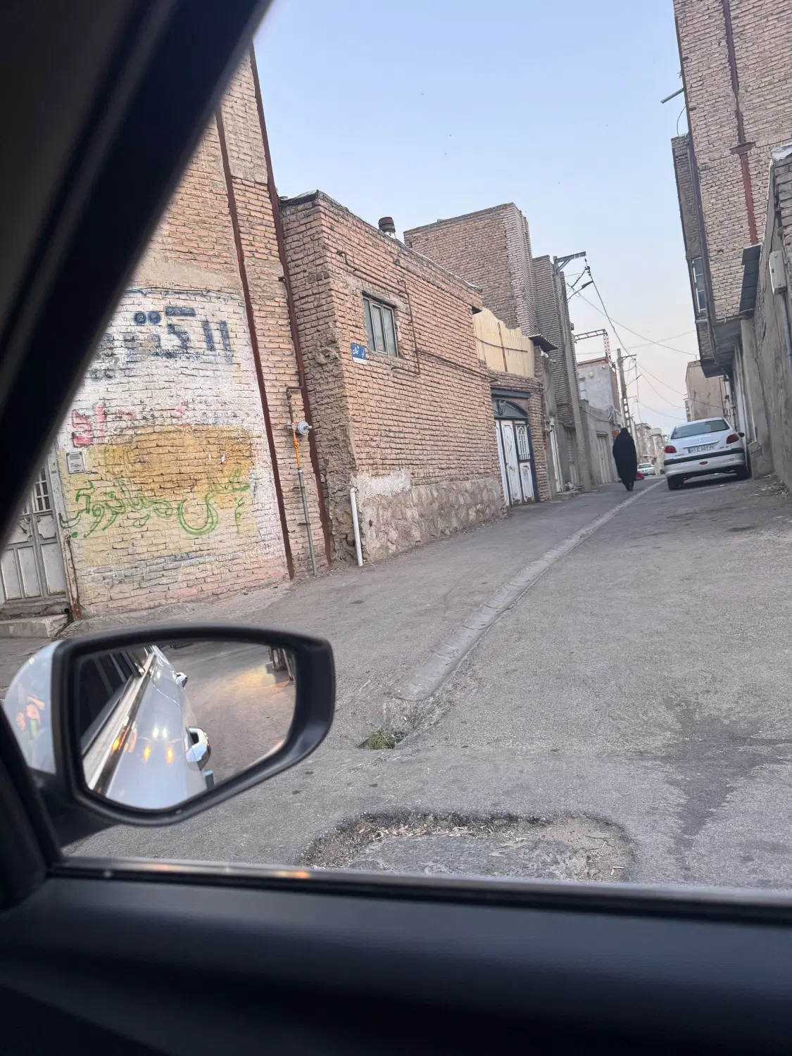 فروش سه باب مغازه و دو ساختمان کلنگی در ستارخان