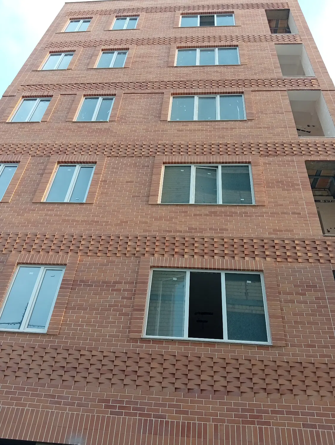 آپارتمان نوساز هادی آباد