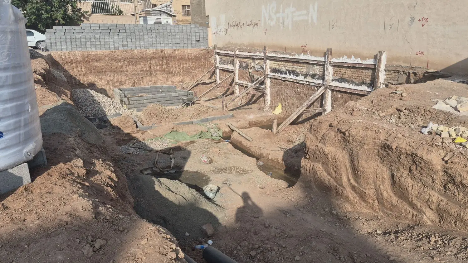 زمین مسکونی گودبرداری شده
