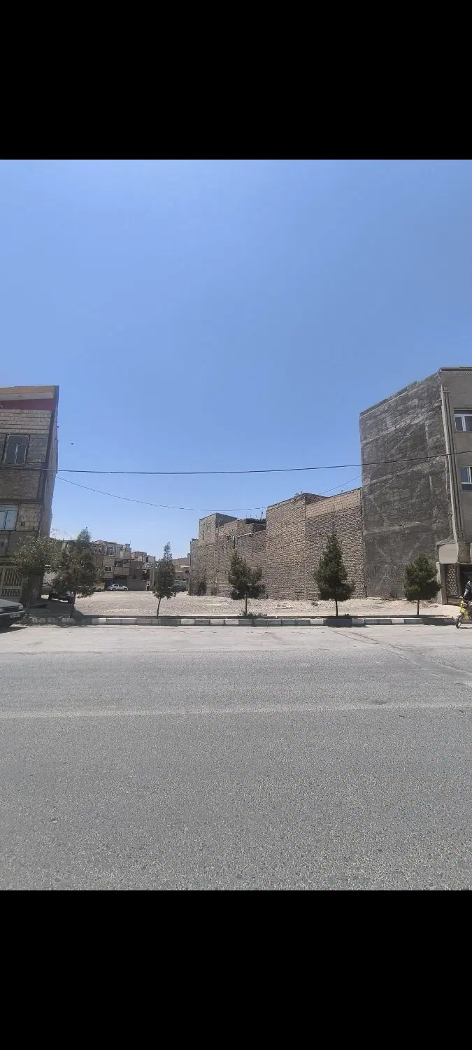 زمین سند شش دانگ با بر ۲۴ متری