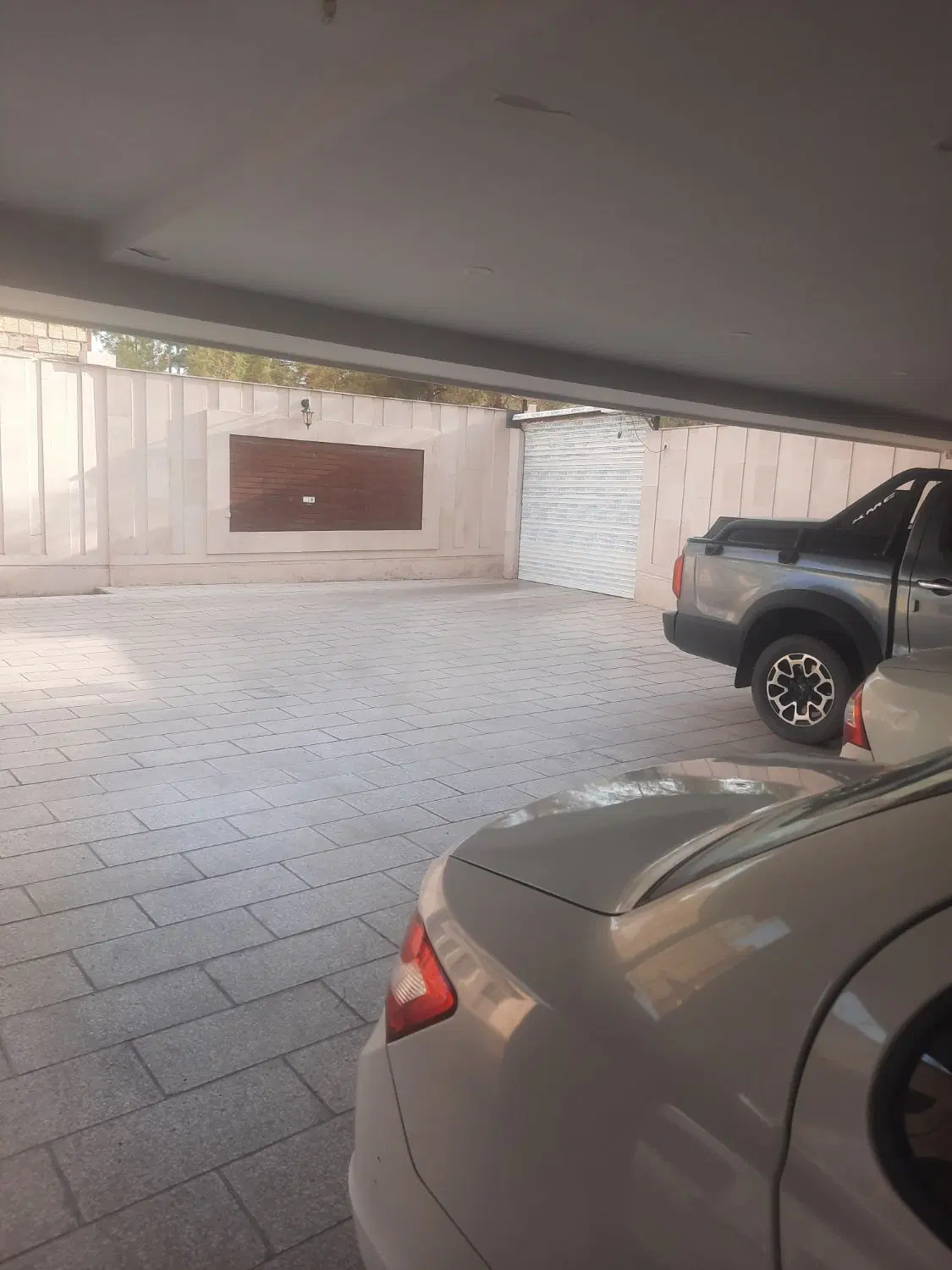 آپارتمان ۱۸۵ متری حاشیه مفتح
