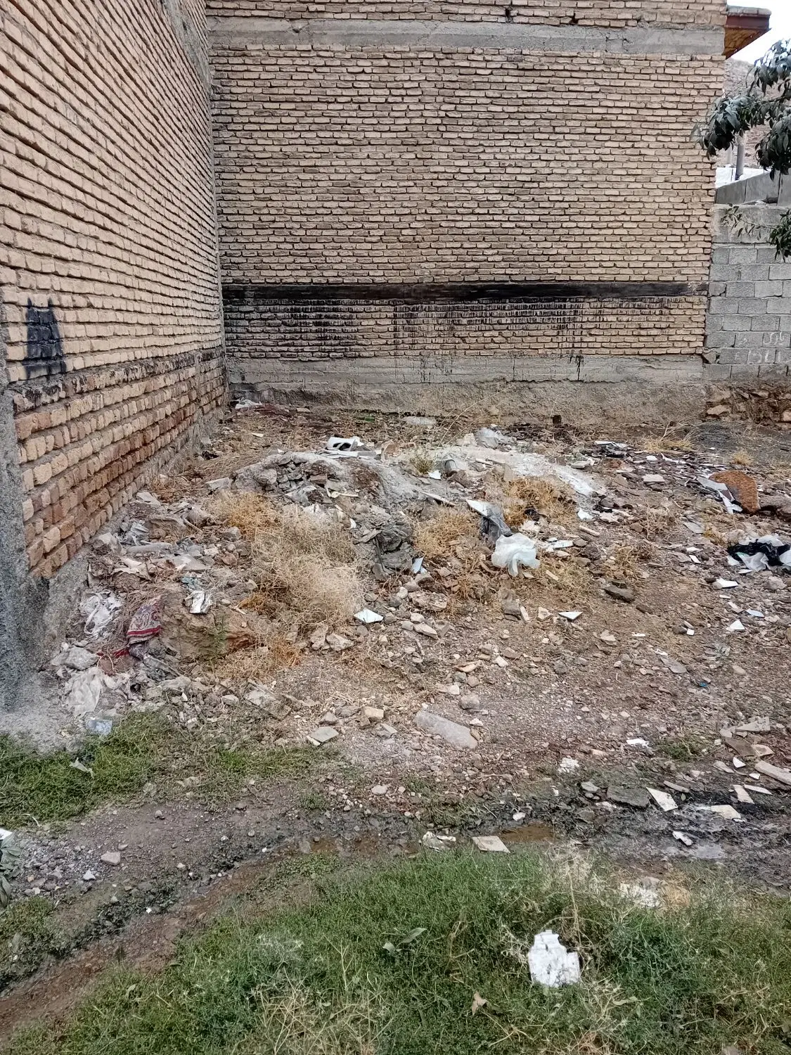 زمین فروشی