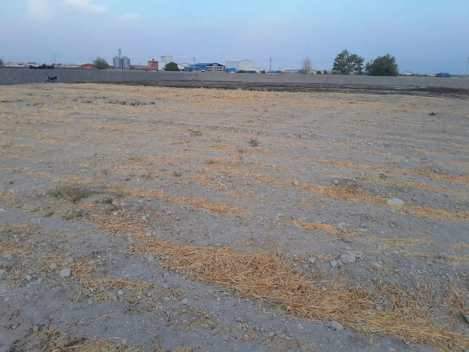 زمین با کاربردی  باغی مسکونی