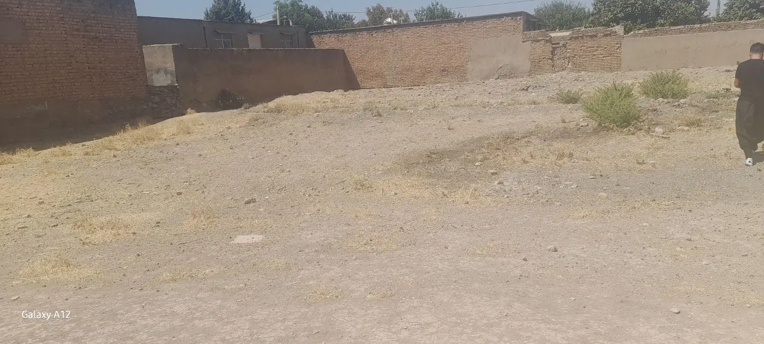 یک قطعه زمین مسکونی