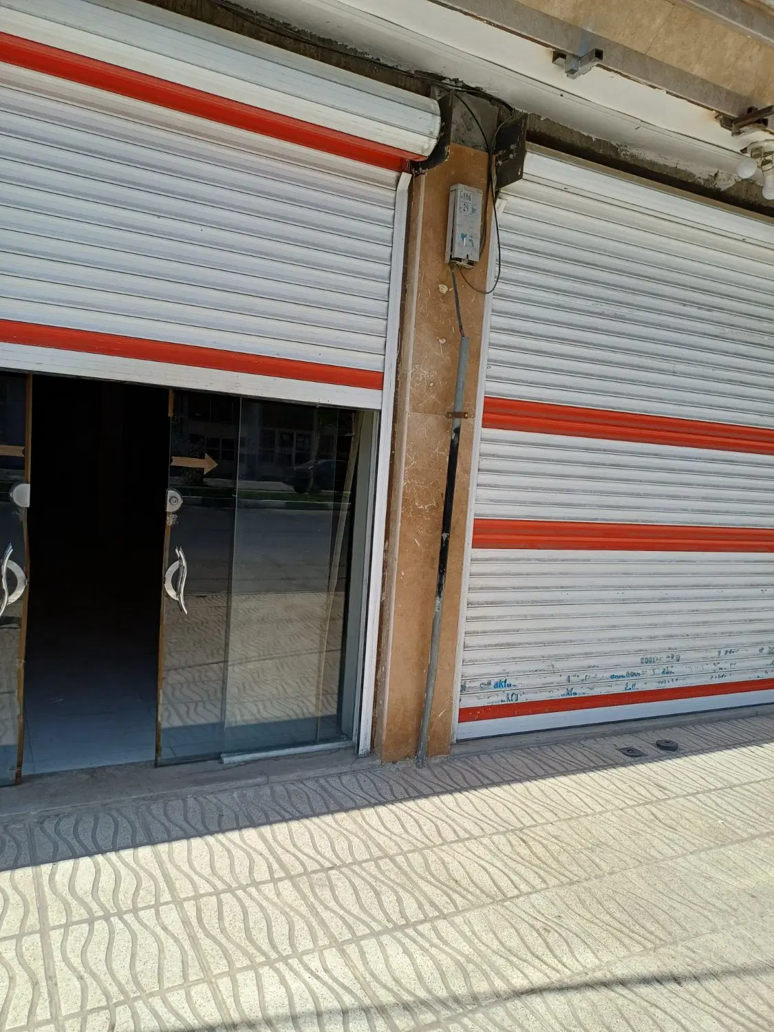 شهرکر یکباب مغازه برخیابان ملت