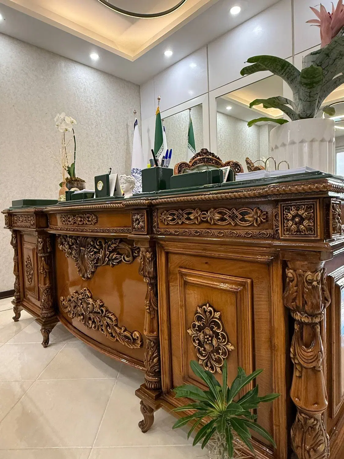 آپارتمان نوسازاتاق اداری دفتروکالت105مترسعادت آباد