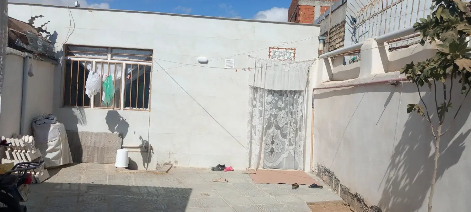 خونه در تپه صندل آباد 140 متر