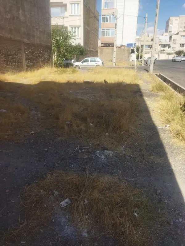 زمین فرهنگیان 180متر
